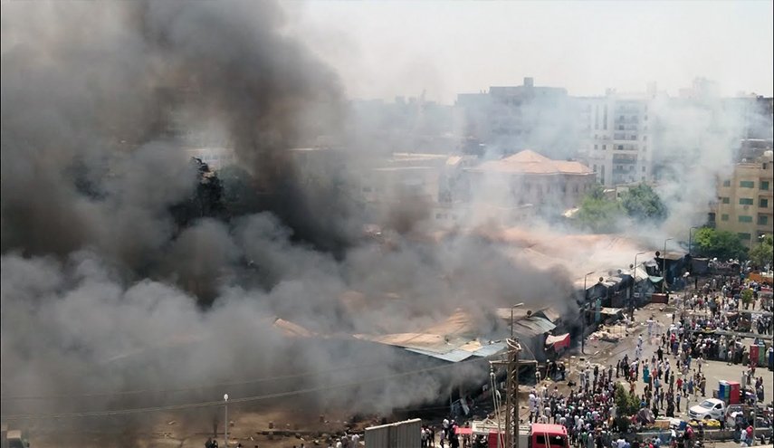 حريق هائل يتسبب بخسائر في سوق بمنطقة حلوان في مصر