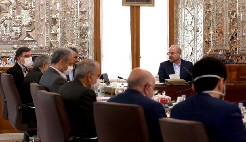 همفکری مسئولان اقتصادی دولت و مجلس با حضور رئیس مجلس

