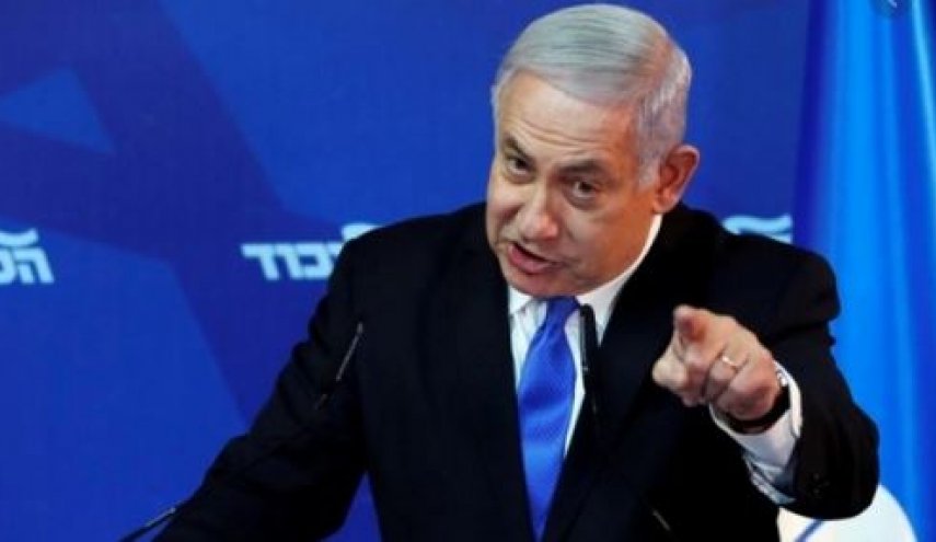 شتائم بين نتنياهو وايهود باراك بسبب علم فلسطين!
