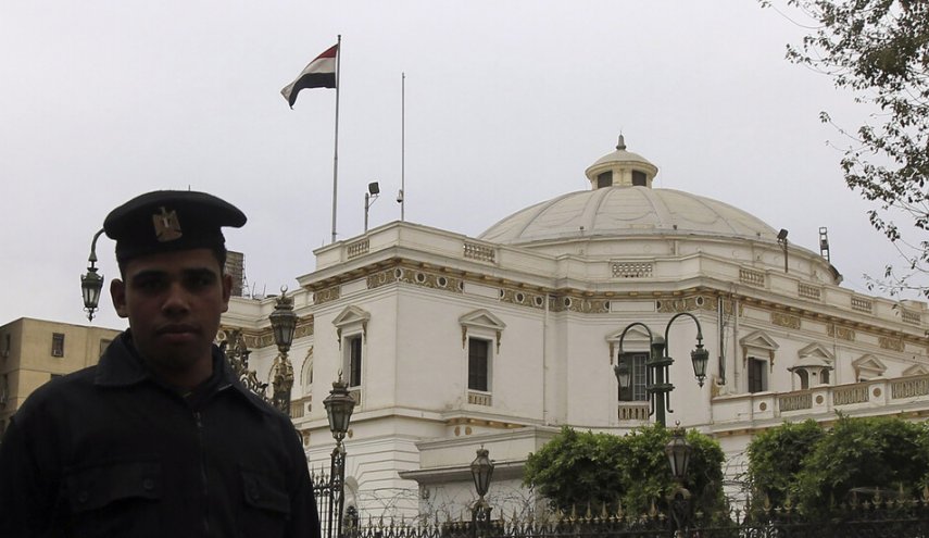 لماذا عقدت جلسة إرسال الجيش المصري إلى ليبيا بشكل 