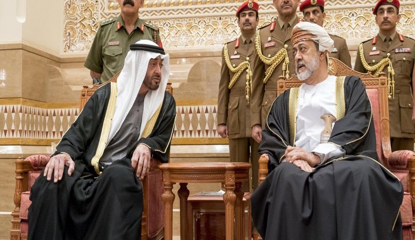 سلطان عمان يقلب الطاولة على 