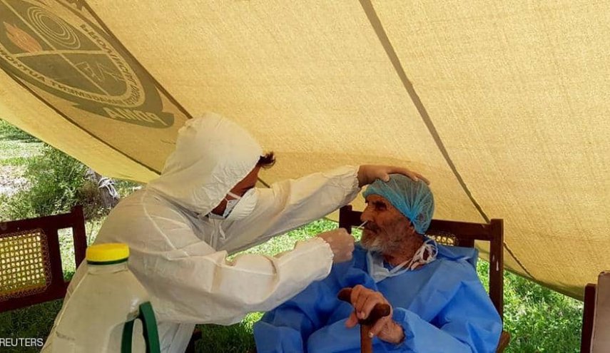 تعافى بأعجوبة.. رجل يفوق عمره 100عام ينتصر على كورونا