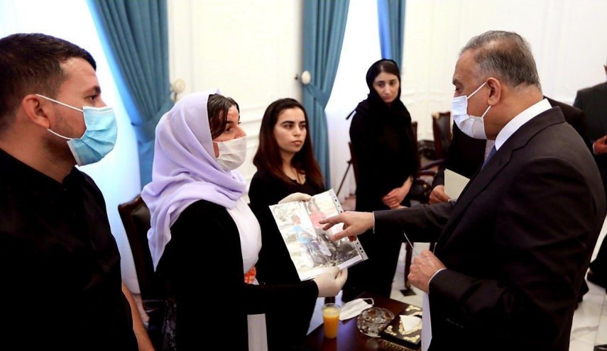 شاهد: الناجون الايزيديون بسنجار في ضيافة رئيس الوزراء العراقي