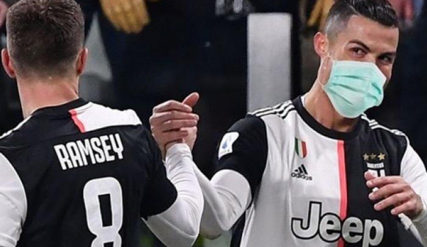 رونالدو يعود إلى إيطاليا لقضاء فترة حجره الصحي