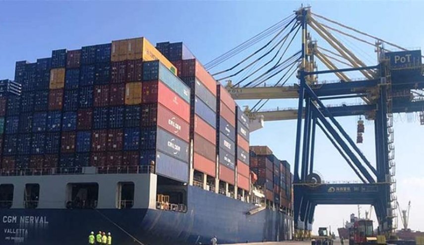 مرفأ طرابلس يؤكد خلوه من أي مواد خطرة ويستعد لاستقبال شحنات قمح