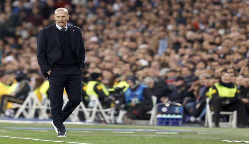 نقاش مع رئيس ريال مدريد حسم مصير زيدان مع الفريق
