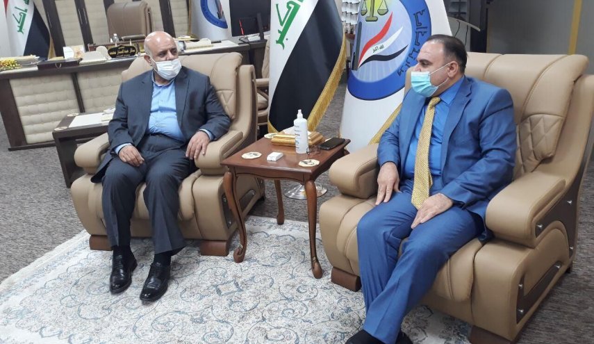 السفير الايراني ببغداد يجتمع الى وزير العدل العراقي