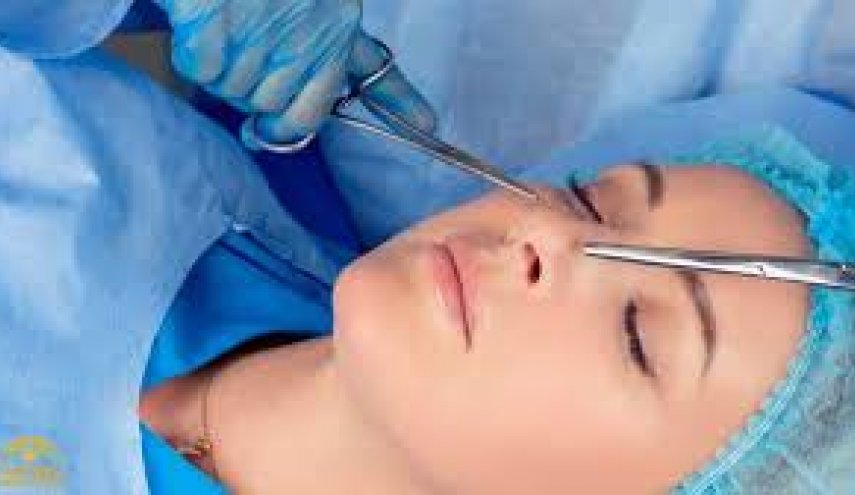 القبض على طبيبة تجميل مزيفة في السعودية