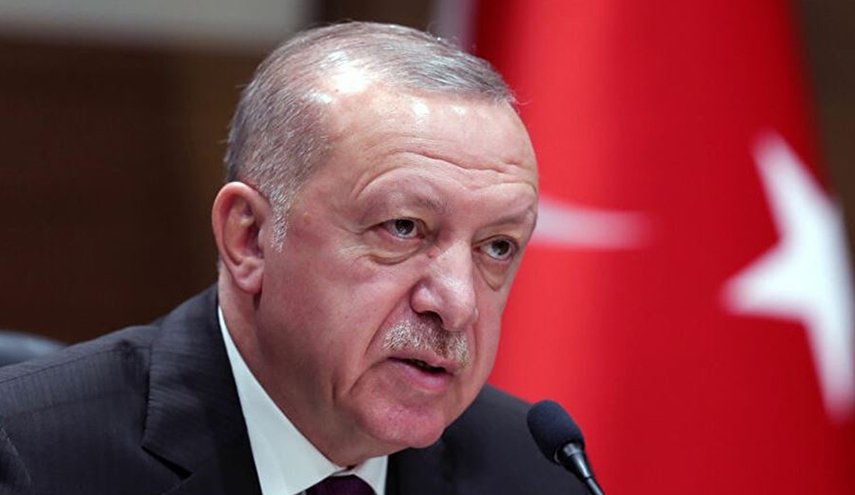 أردوغان يصف زيارة ماكرون الأخيرة إلى بيروت استعراضية