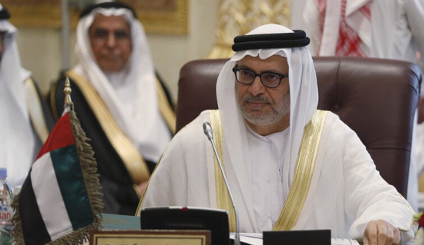 ناشطون لقرقاش: ان تستحي فقل ماشئت!