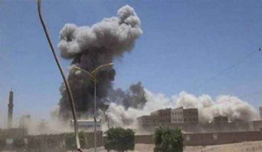 طيران العدوان السعودي يستهدف مصنعا للزيوت بالحديدة