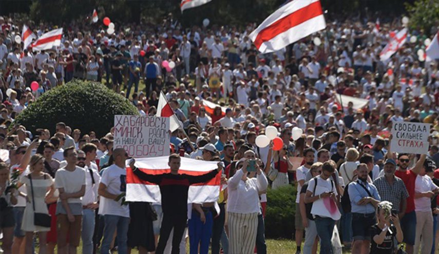 روسيا تبدي استعدادها للإسهام في تسوية مشاكل بيلاروس