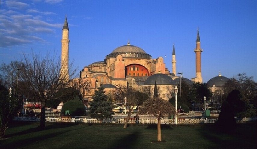  أردوغان يأمر بفتح جامع 