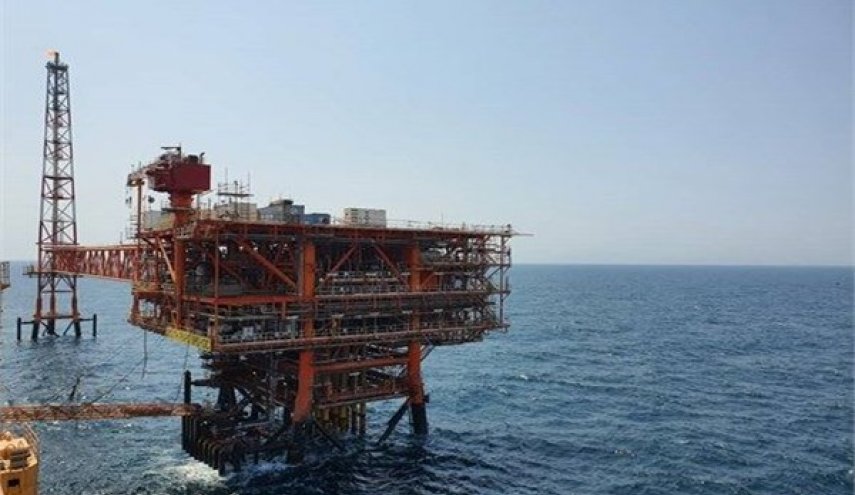 ايران تشرع باستخراج الغاز من منصة بحرية