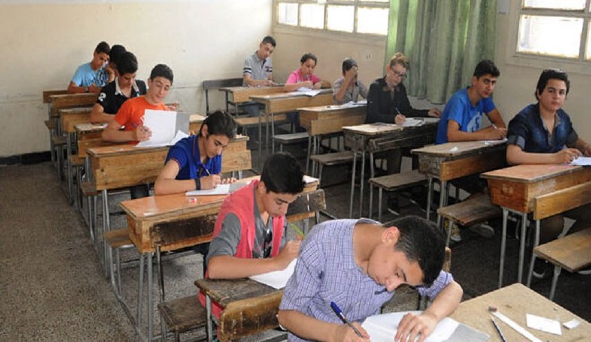 طالب سوري مشى 6 أيام للهروب من المسلحين وتقديم الامتحان!