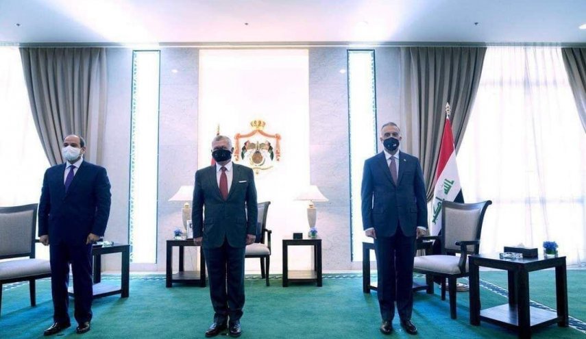 الكاظمي في القمة الثلاثية: العراق يلتزم برؤية إستراتيجية تدعم استقرار المنطقة
