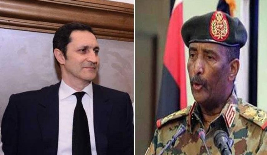 علاء مبارك يجادل عبدالفتاح البرهان: حلايب وشلاتين أرض مصرية