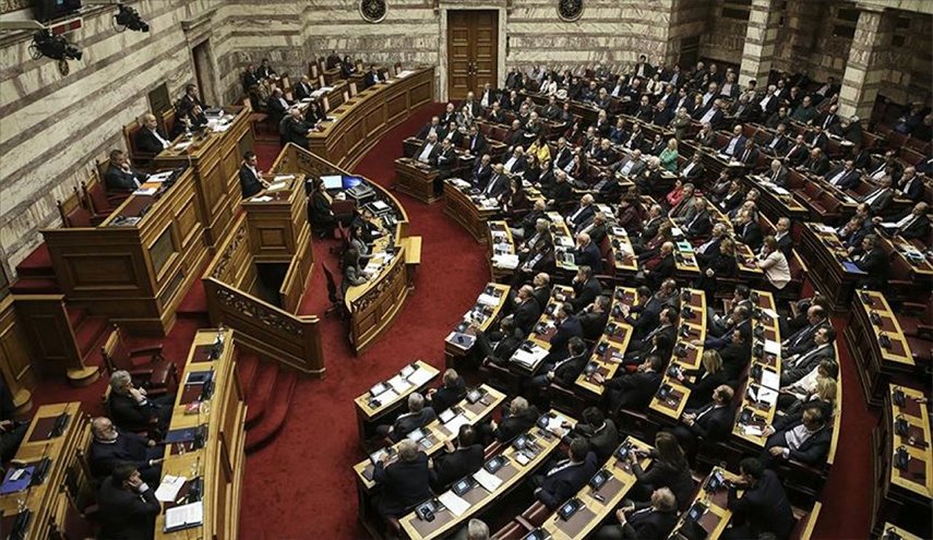 اليونان تصدق اتفاق ترسيم الحدود البحرية مع مصر 