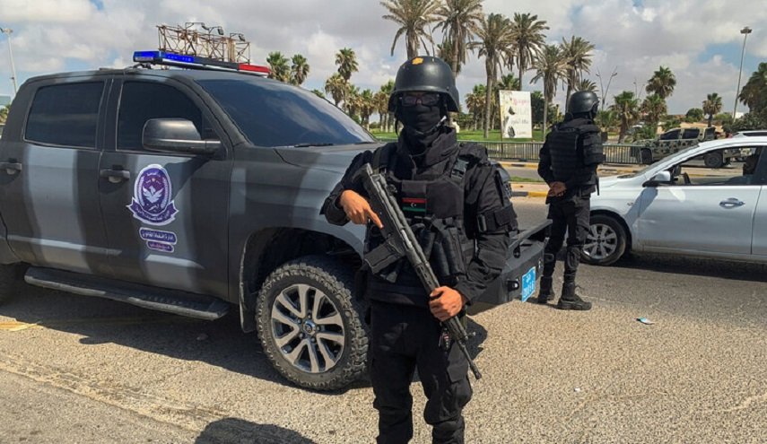 حكومة الوفاق تقبض على أحد مطلقي النار على المتظاهرين