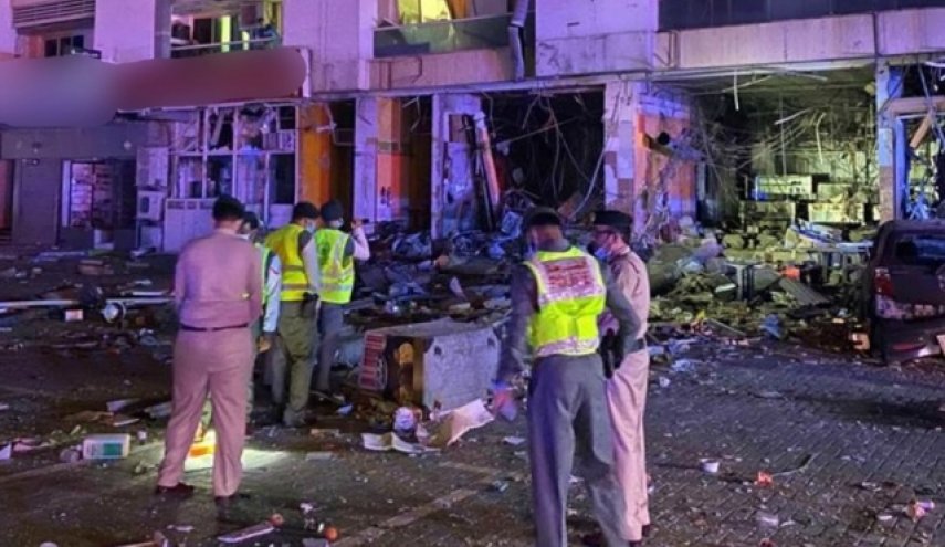 ماذا يحدث في الامارات 