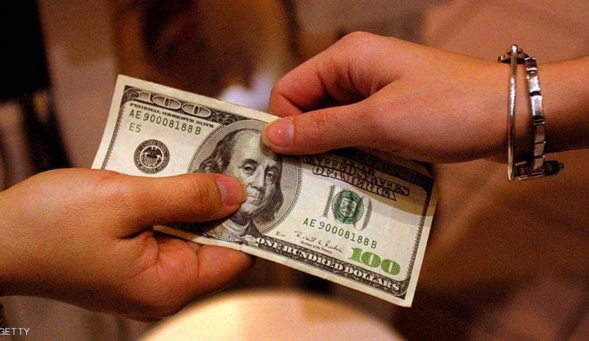 الدولار يتجه لتسجيل أسوأ أداء بأغسطس منذ 5 سنوات