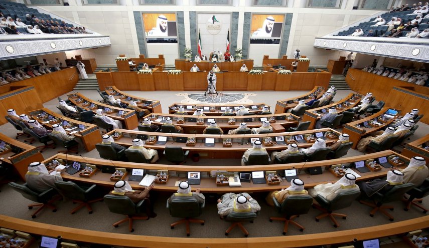 مقترح قانون كويتي يركز على نسبة عدد الوافدين بالوظائف