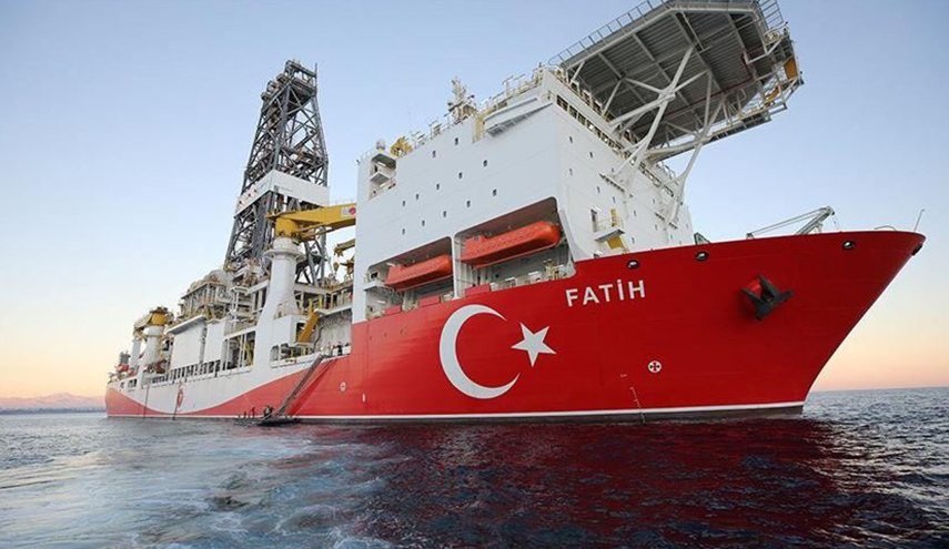 أنقرة تُجري محادثات مع طرابلس بشأن التنقيب عن النفط والغاز في ليبيا
