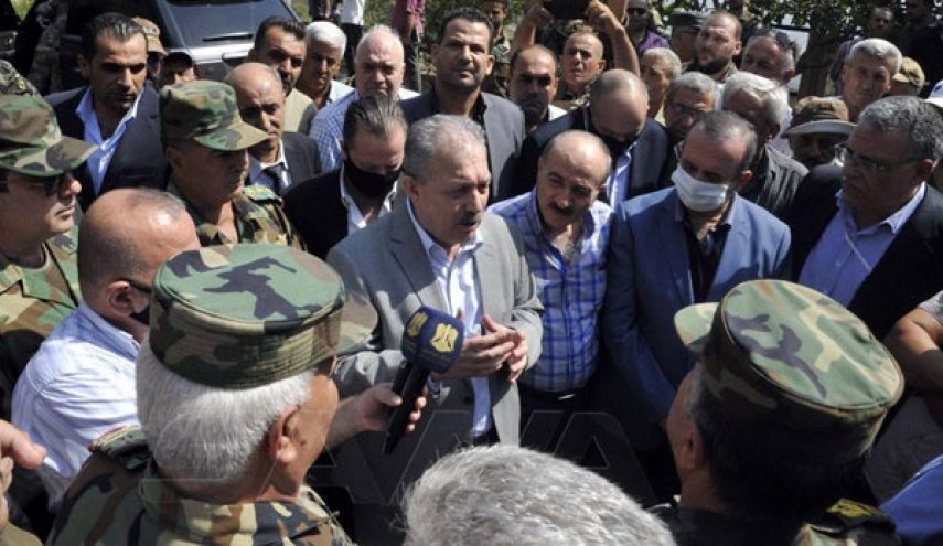 عرنوس يزف بشرى للمتضررين من الحرائق بريف حماة
