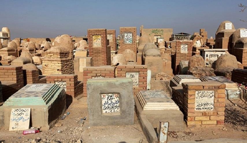 شجار ونبش للقبور.. تفاصيل ماحدث في مقبرة ’وادي السلام’