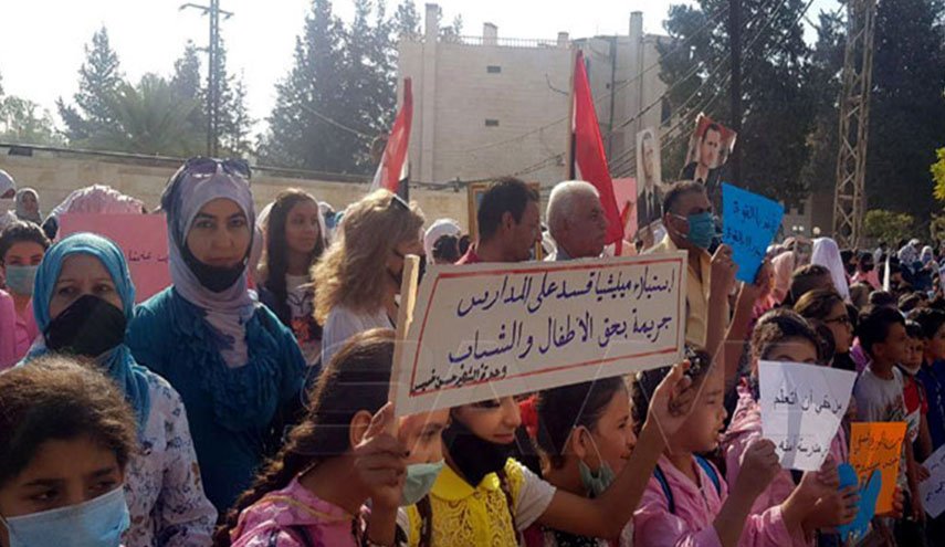 كوادر تدريسية وطلاب يحتجون على ممارسات ’قسد’ في الحسكة