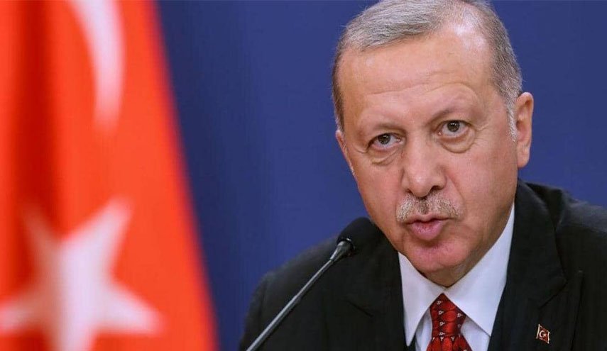 اردوغان يهاجم ماكرون ويصف سياساته بـ