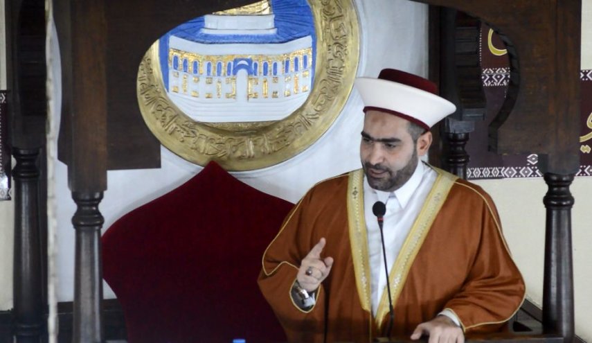 من يفضل مصلحة الغرب على مصلحة لبنان، لا يمكن أن يكون ضنينا به