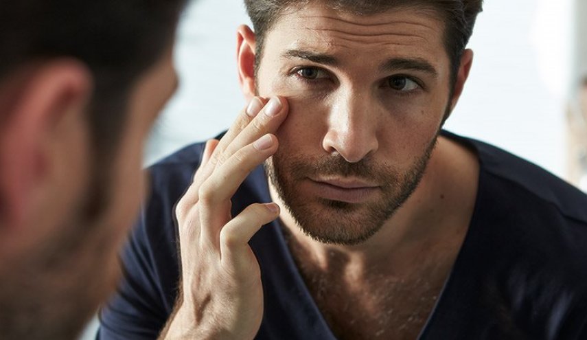 عادات سيئة تتسبب في ظهور الهالات السوداء حول العين