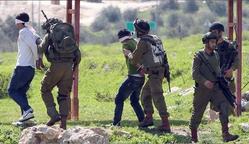 الاحتلال يعتقل عددا من الفلسطينيين بينهم قيادي في الجهاد