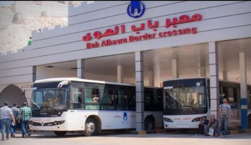 المعارضة تغلق معبر باب الهوى أمام المسافرين بأمر تركي