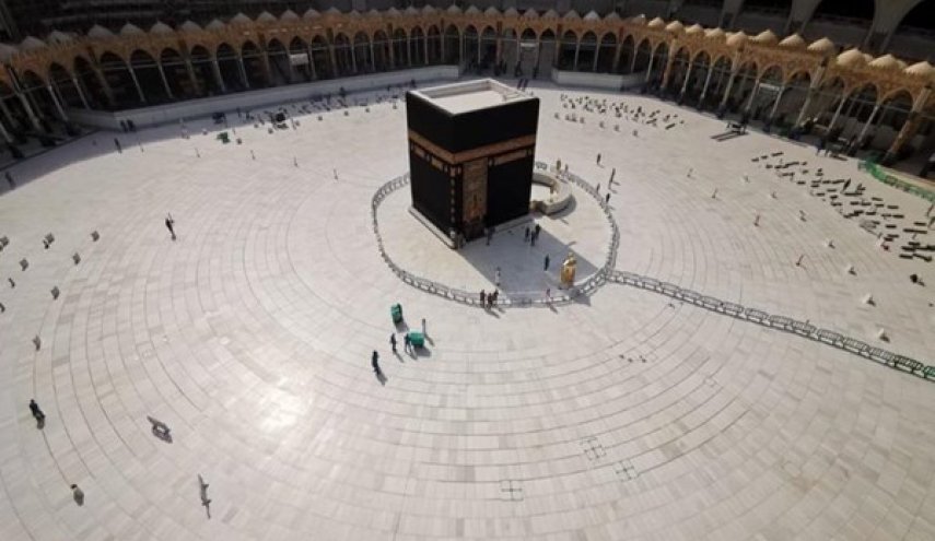 السعودية تمنع الوصول للكعبة والحجر الأسود