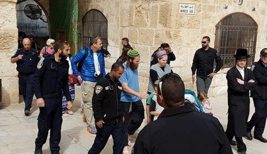 مستوطنون يقتحمون الأقصى و'جماعات الهيكل' تدعو لتوسيع الاقتحامات