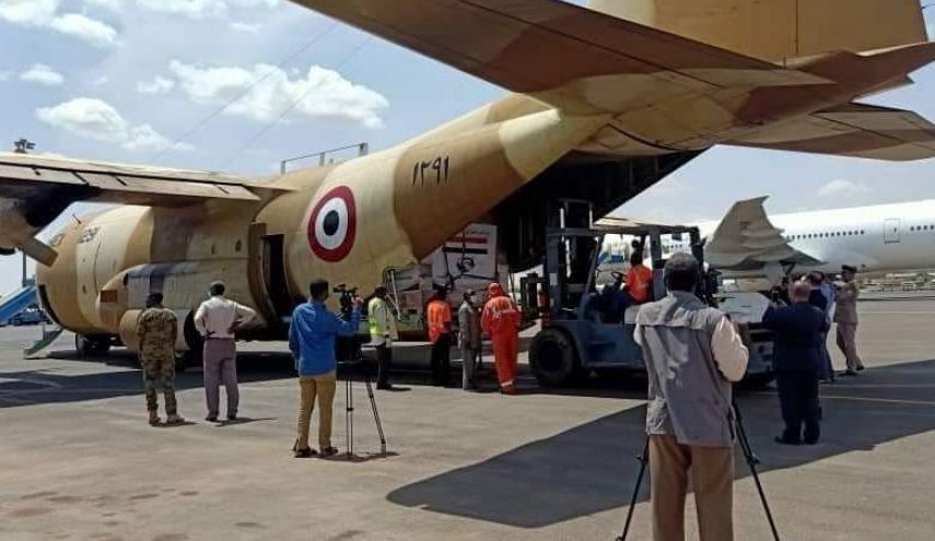 بالصور.. مصر ترسل هدية إلى السودان