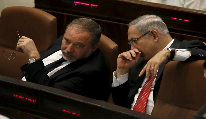 لهذا السبب..ليبرمان يطالب نتنياهو بالاستقالة وتحمل المسؤولية