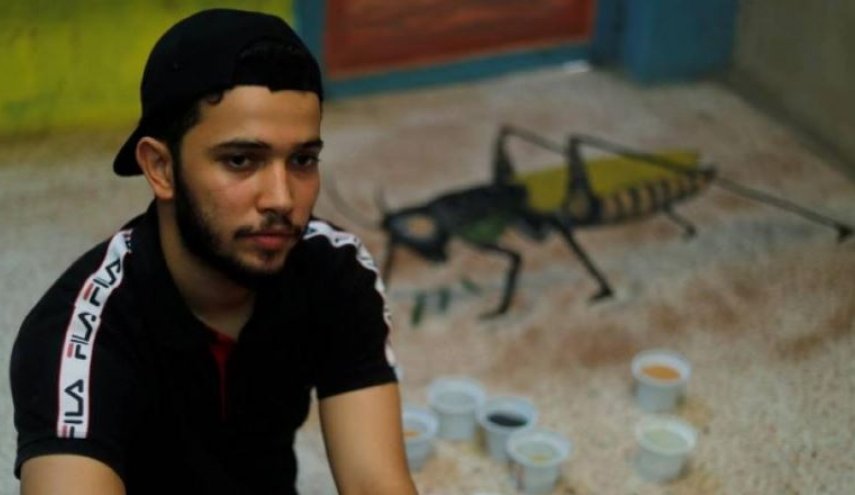 بالصور..فنان مصري يبدع في الرسم بالملح
