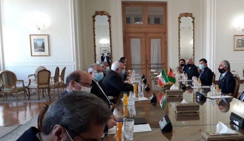 ظريف يستقبل رئيس المجلس الأعلى للمصالحة الأفغانية