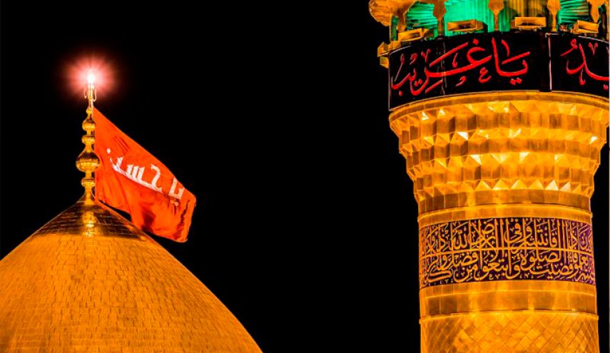 بالصور.. مراسم استبدال راية قبة الإمام الحسين (ع)