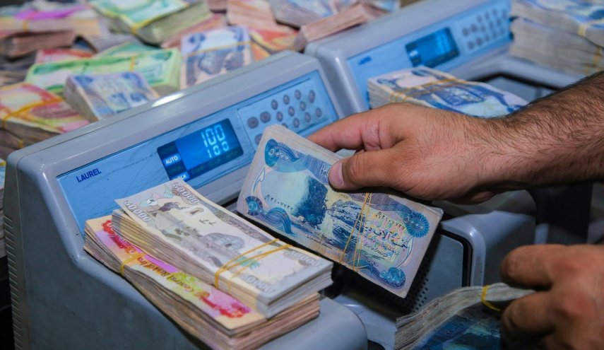 حقيقة فرض ضريبة دخل على رواتب الموظفين في العراق