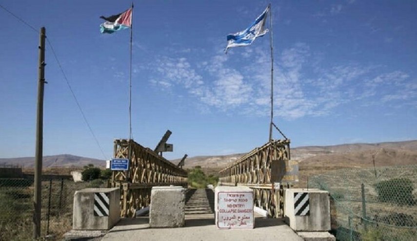 الأردن يقرر فتح المعابر مع الضفة الغربية
