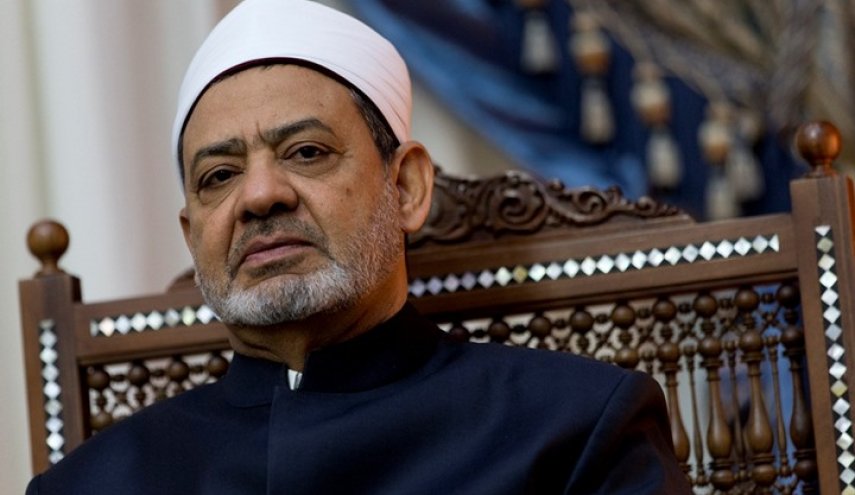 شيخ الأزهر يعلق على إساءة فرنسا للإسلام والرسول (ص)