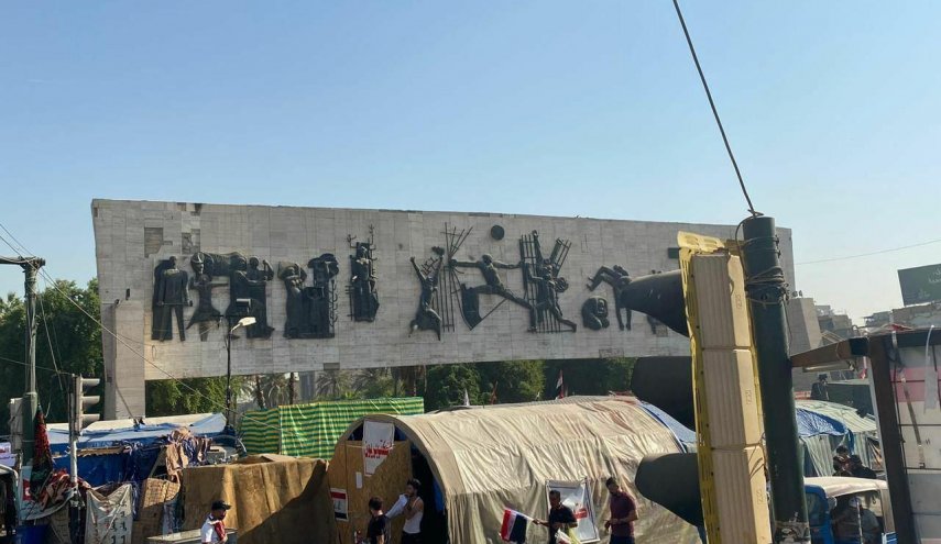 في مكانين.. أكثر من ألف متظاهر في بغداد الآن