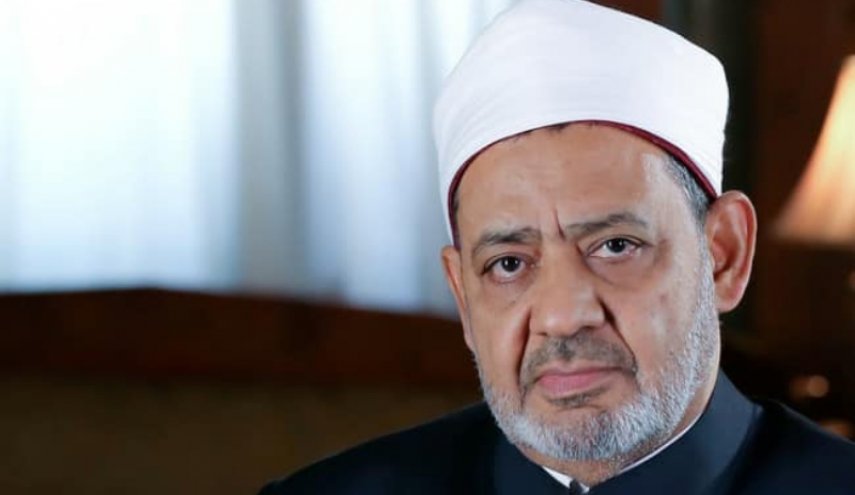 شيخ الأزهر يدعو لتشريع عالمي يجرم الإساءة للمسلمين