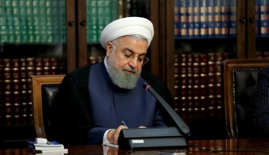 الرئیس روحاني يهنئ اردوغان بمناسبة العيد الوطني لترکیا