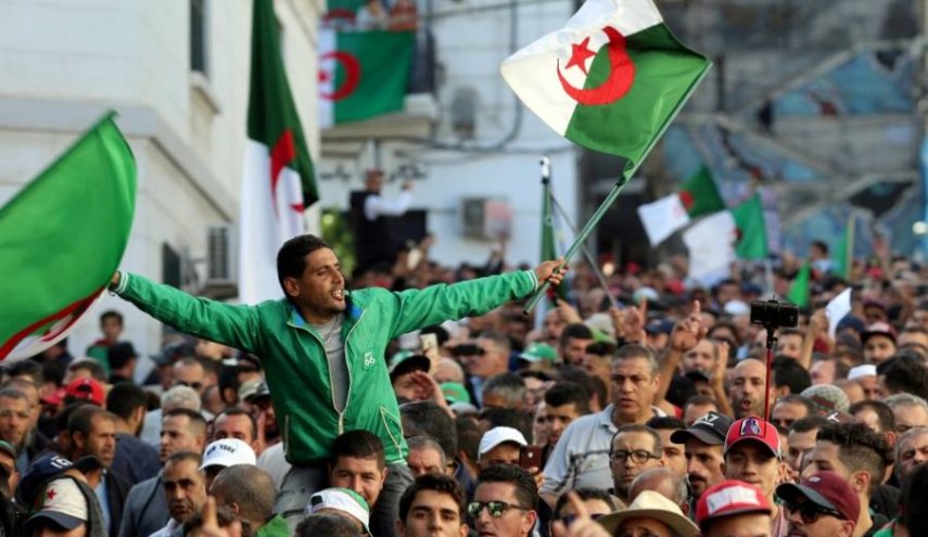  الجزائر تستعد للتصويت على دستور جديد اليوم