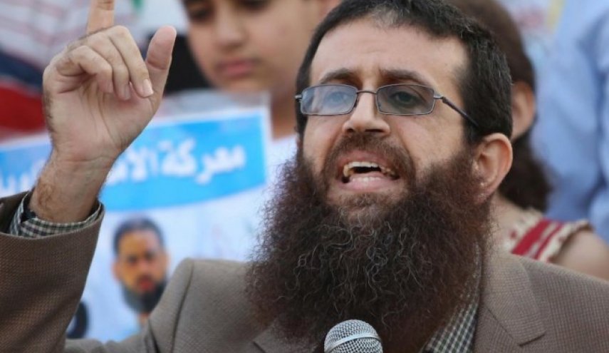الشيخ خضر عدنان يدعو لتكثيف التضامن مع الاسير ماهر الاخرس